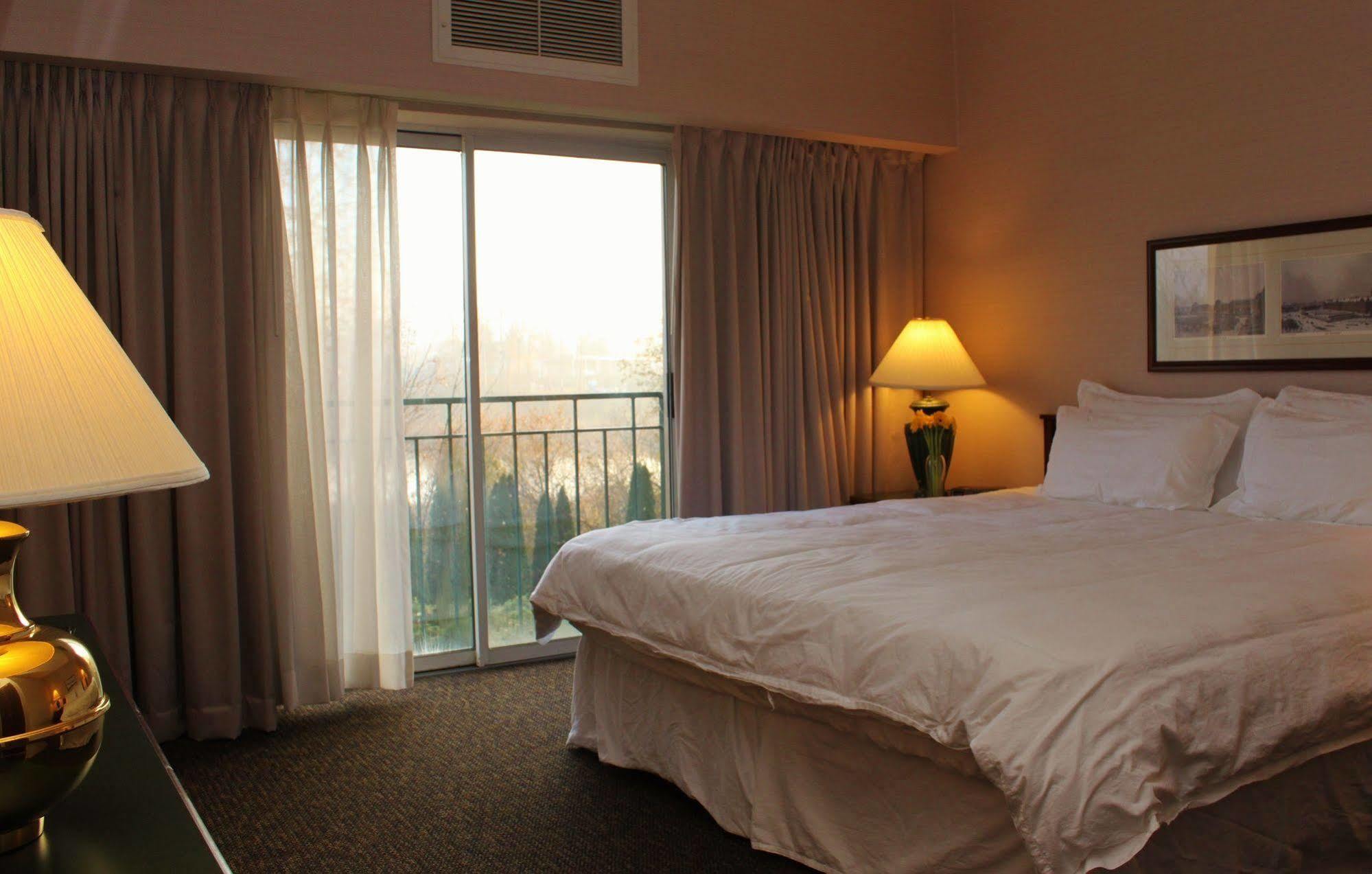 Totem Lake Hotel Kirkland Dış mekan fotoğraf